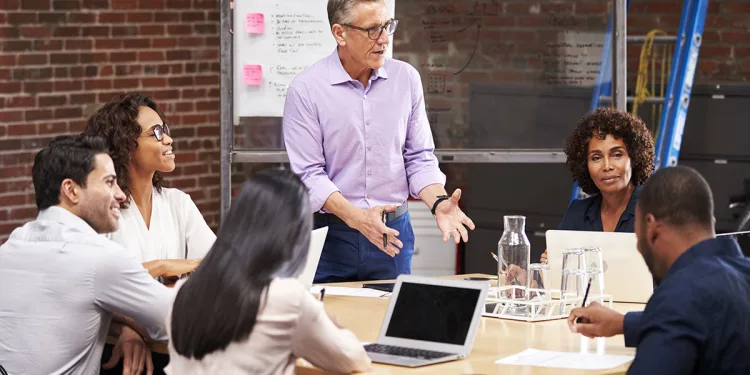 Communication, Leadership & Global Reach: Building Your Influence (e.g., LinkedIn Learning, Specialized Language Platforms)