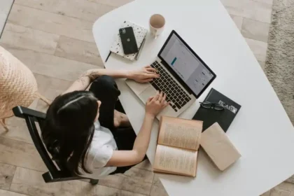 Choosing the Best Online Learning Platform for Your Team: A 2024 Guide for UK Business Owners