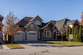 Should I Sell My House Now or Wait?