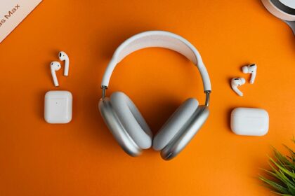 An image of airpods
