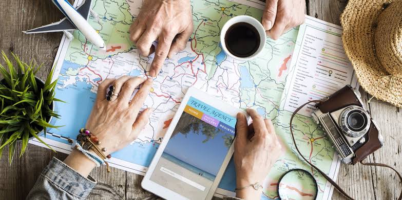AI Travel Planning: How People Are Using ChatGPT/AI Tools to Build Custom Itineraries